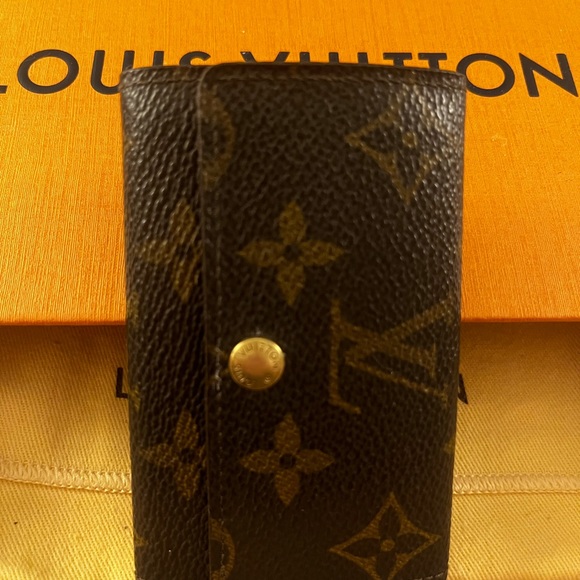 💎 Louis Vuitton monogram 6 key holder, authentic, pre-loved - Picture 3 of 12